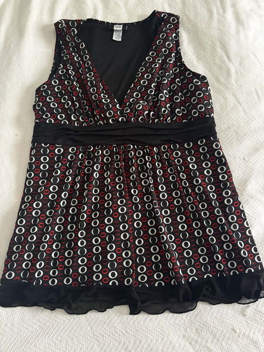 Studio 1940 Sleeveless V-Neck Peplum Top with Red and White Geometric Circle Pri